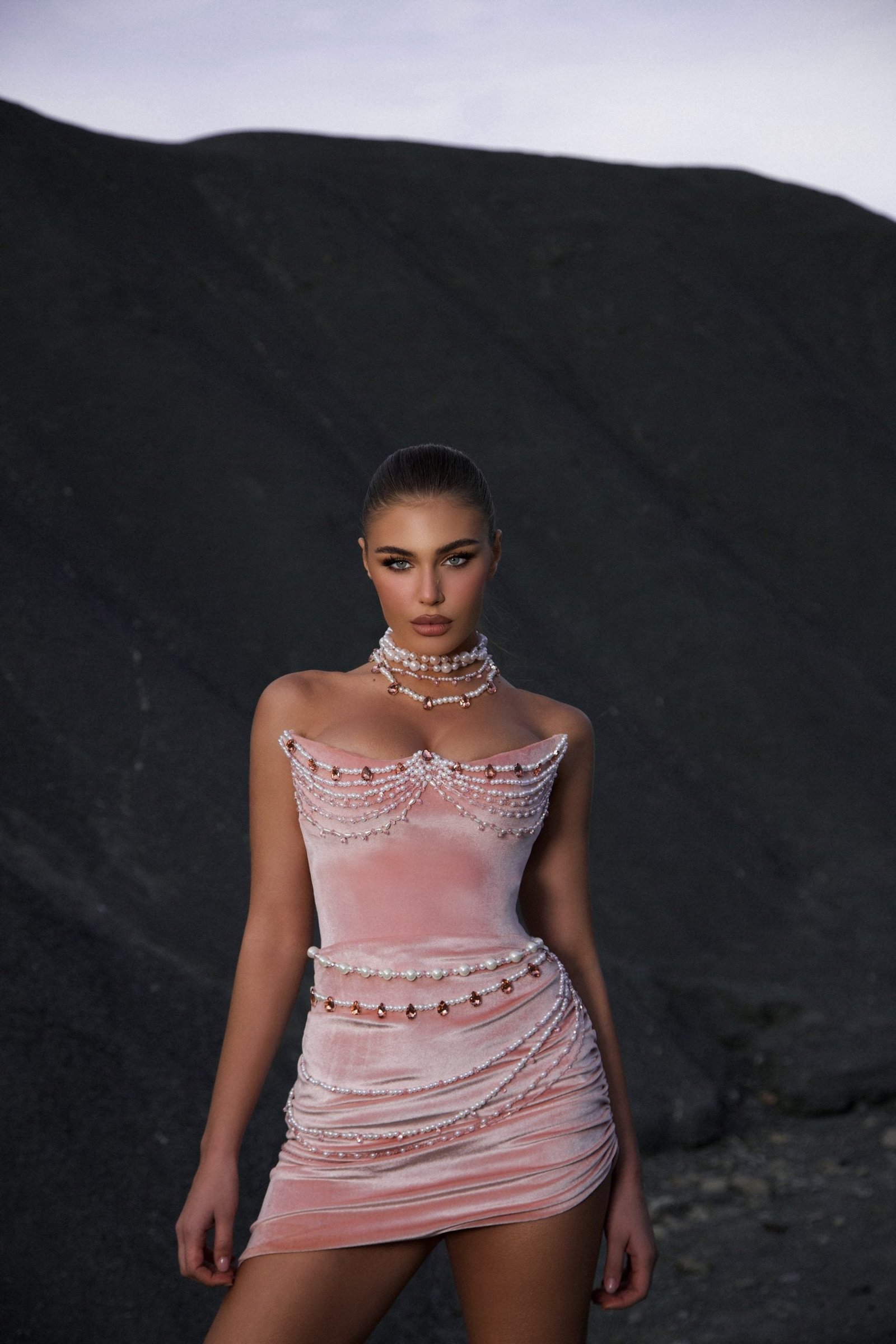 IMG_7835-scaled-1 V-ROSE - Minna Fashion